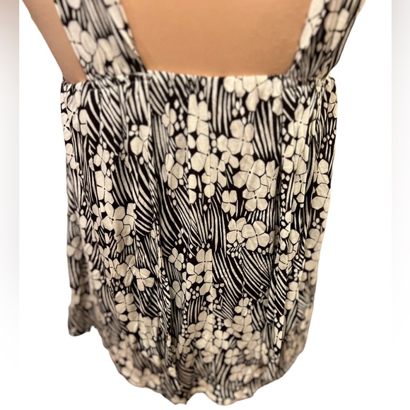 Anthropologie Top Vanessa Virginia Floral Knotted Scoop Neck Tank Size XS NWT - Picture 6 of 14
